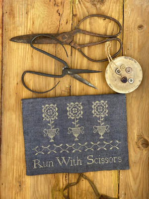 Run With Scissors Sewing PouchPattern / Stacy Nash Designs