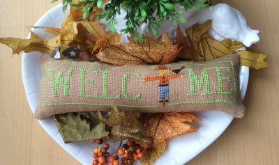 Wee Welcome's: October - Scarecrow / Needle Bling Designs