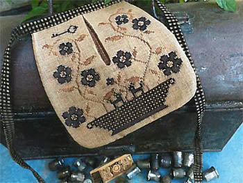 Stone Flowers Sewing Pocket / Stacy Nash Primitives