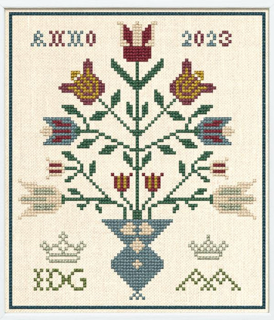 Tulip Vase Pincushion / Modern Folk Embroidery