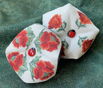 Poppies Biscornu (2 designs) / Keslyn's