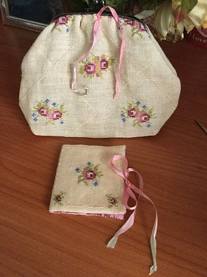My Romantic Sewing Purse (Includes finishing instructions and closure click clack) / MTV Designs