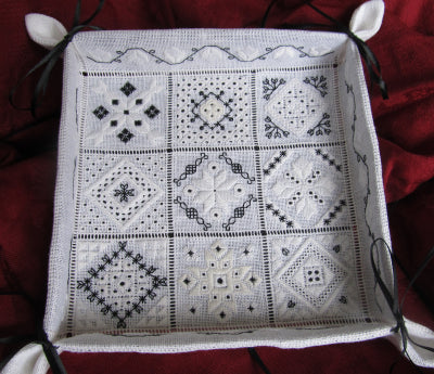 Nine Patch Tray / Terri Bay Needlework Designs