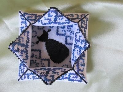 Black Cat Lotus Box / Terri Bay Needlework Designs