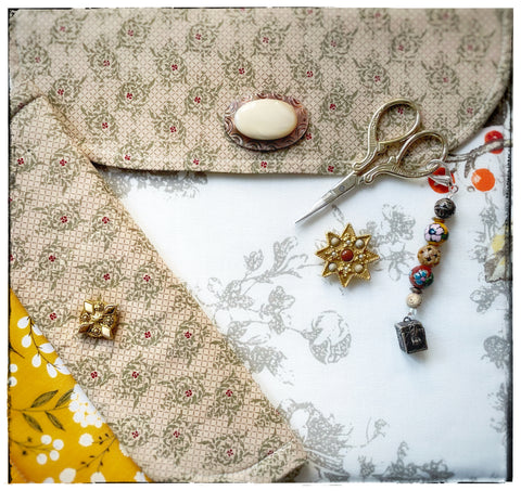 Winterberry Needlework Set - 5 pieces / Elegant Thread, The